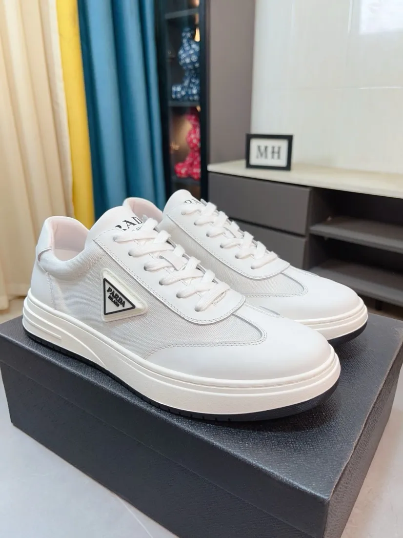 Men's shoes 💰420🌹🌹High-quality new Prada counters are launched simultaneously. The new men's shoes and 😘fabrics are selected from imported mesh and glue-spraying technology. Imported cowhide lining. 👍🏿High-end☄️Open-molded non-slip rubber outsole, exquisite lines, simple and elegant, comfortable and high-end for leisure travel. Code number: 38 to 44